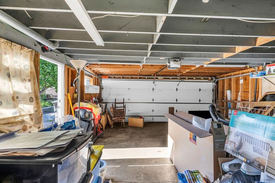 1205 E 49th Avenue Vancouver, BC - 36
