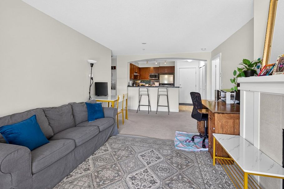 311 5725 Agronomy Road Vancouver, BC - 1