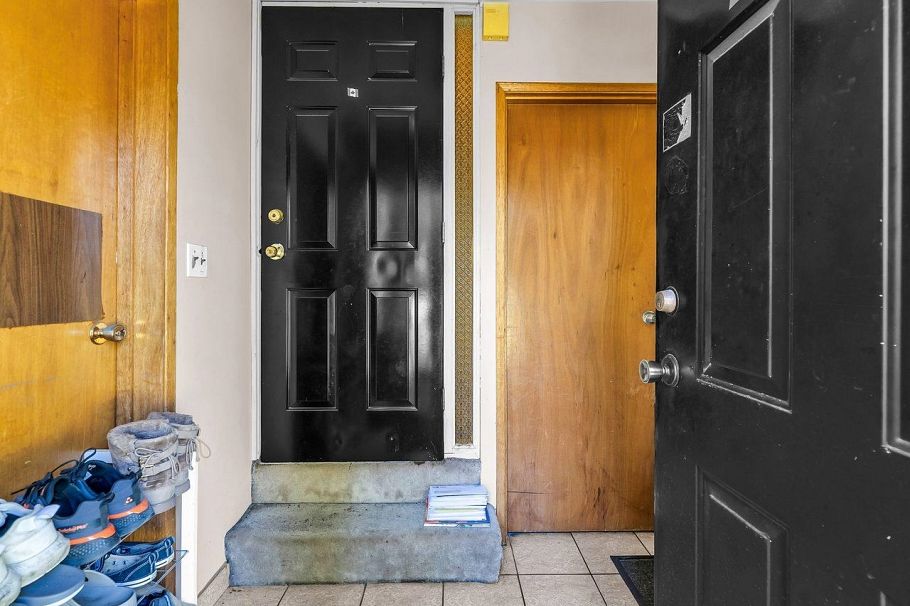 1205 E 49th Avenue Vancouver, BC - 26