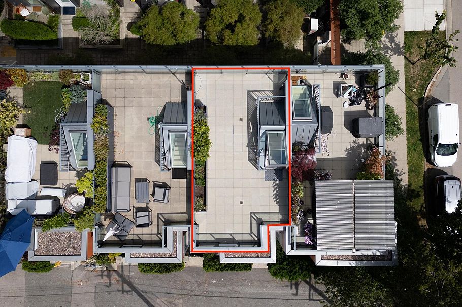 637 Victoria Drive Vancouver, BC - 1