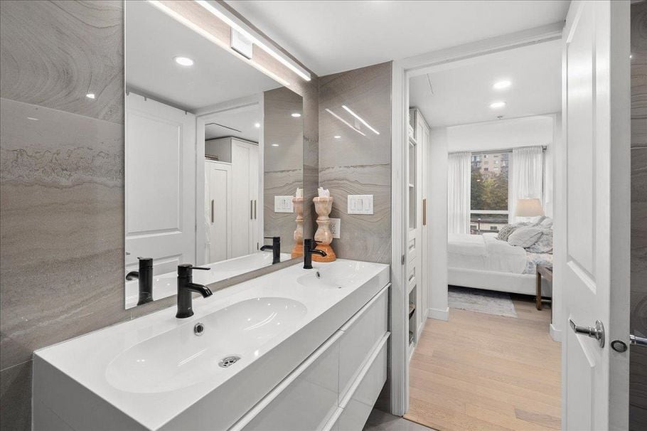 708 188 E Esplanade North Vancouver, BC - 21