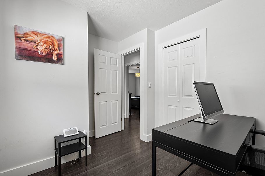 1050 E 10th Avenue Vancouver, BC - 26