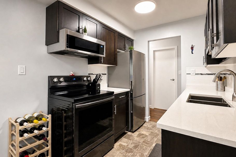 207 357 E 2nd Street North Vancouver, BC - 10