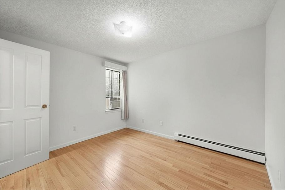 104 1549 Kitchener Street Vancouver, BC - 12