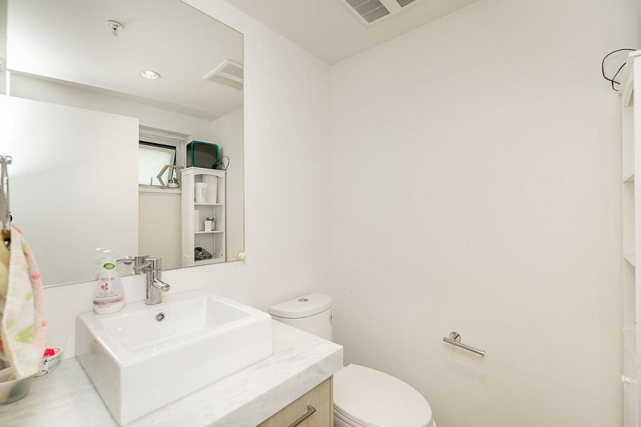 2 589 W King Edward Avenue Vancouver, BC - 16