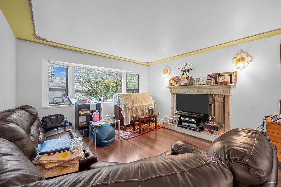 3334 Archimedes Street Vancouver, BC - 2