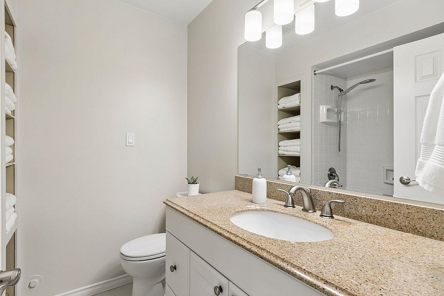1256 Eastview Road North Vancouver, BC - 17