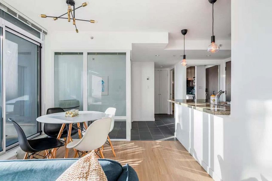 518 618 Abbott Street Vancouver, BC - 1
