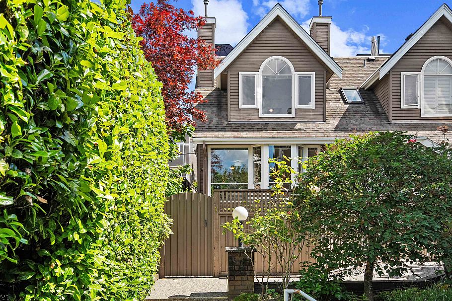 1 230 E Keith Road North Vancouver, BC - 33
