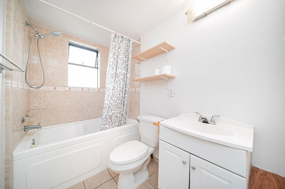 2275 Pandora Street Vancouver, BC - 23