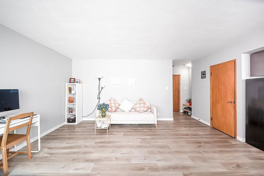 108 8622 Selkirk Street Vancouver, BC - 1