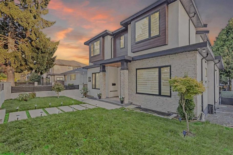 1412 E 63rd Avenue Vancouver, BC - 2