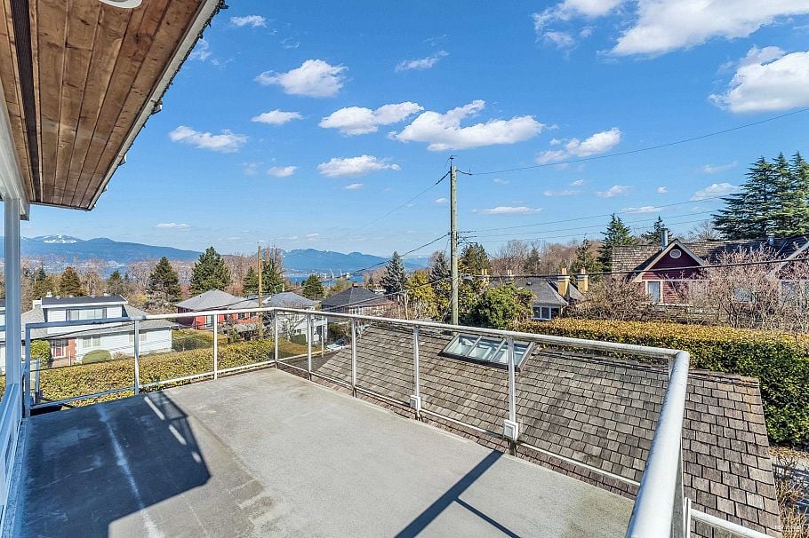 4389 Locarno Crescent Vancouver, BC - 4