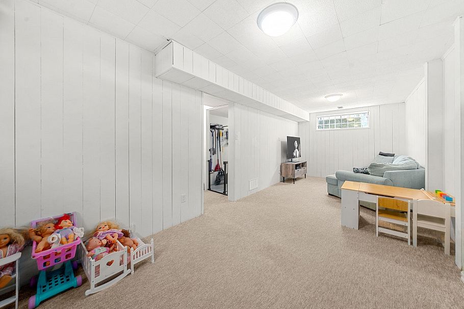1206 Premier Street North Vancouver, BC - 29