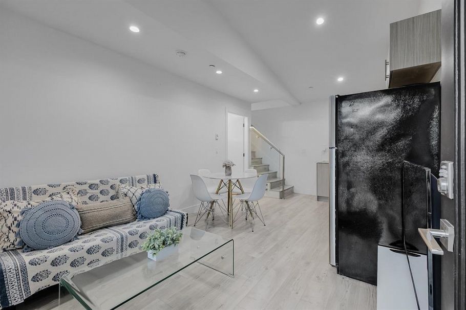 1412 E 63rd Avenue Vancouver, BC - 28