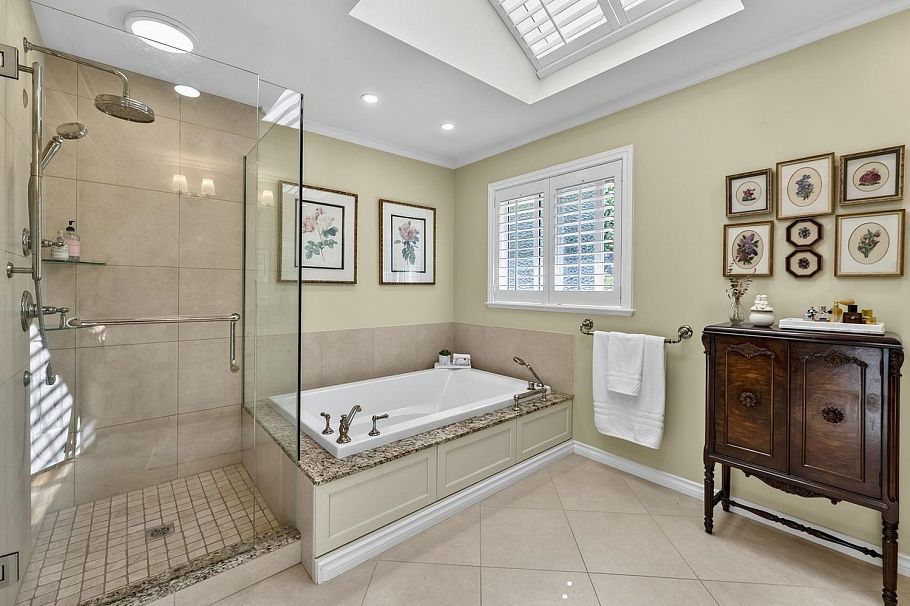 2989 W 40th Avenue Vancouver, BC - 25