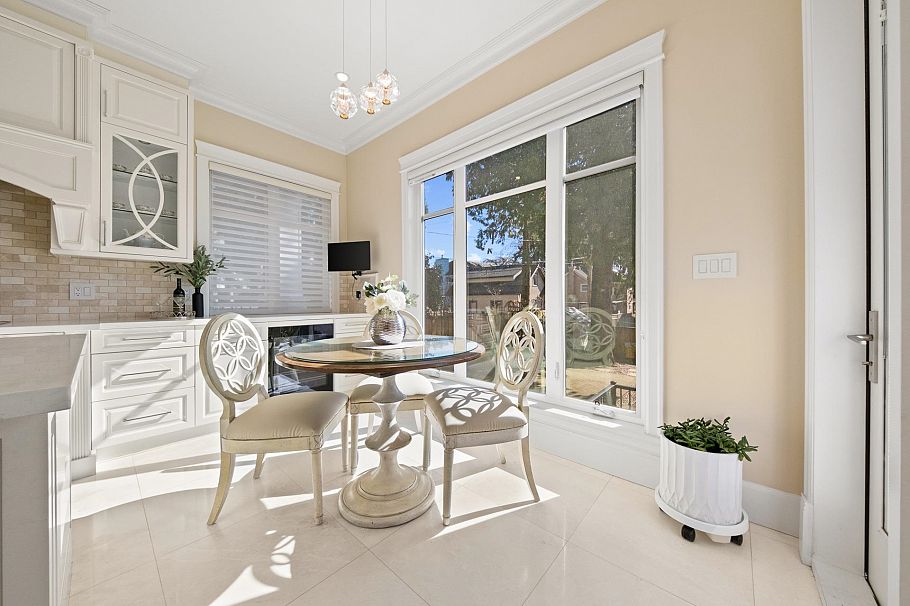 3676 W 28th Avenue Vancouver, BC - 12