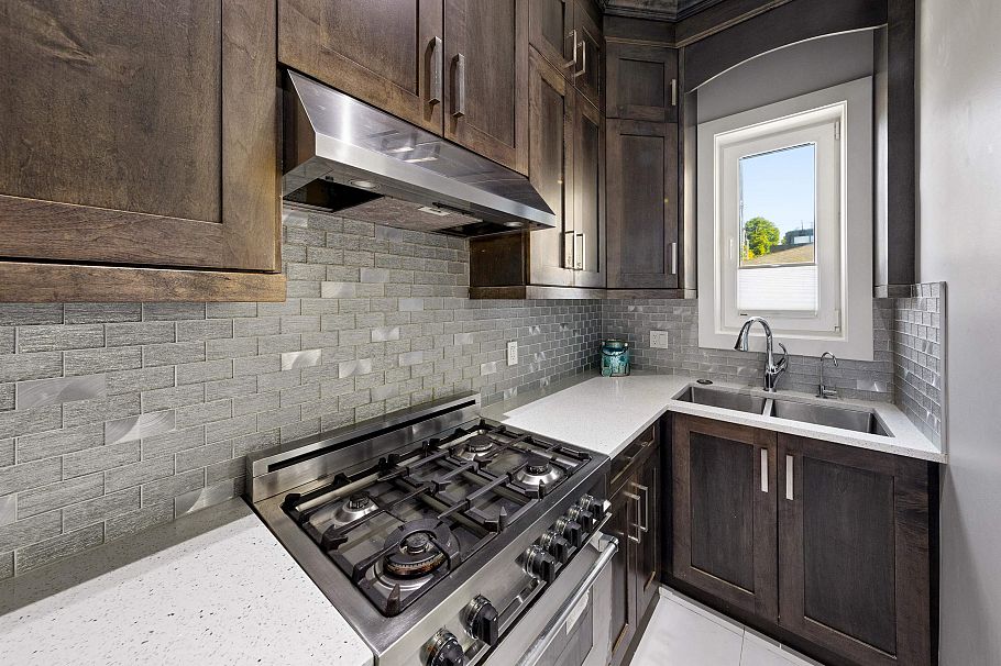 3078 W 20th Avenue Vancouver, BC - 15