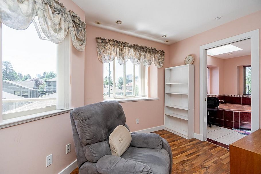 732 W 26th Avenue Vancouver, BC - 18