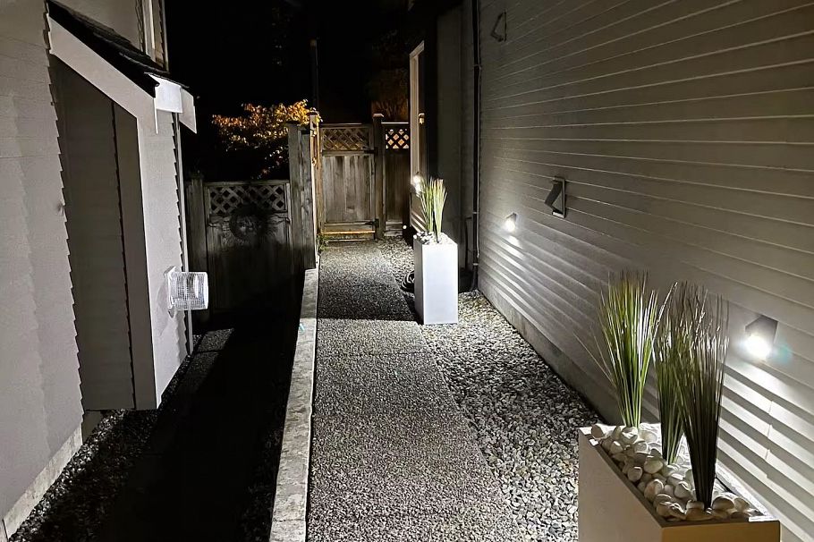336 E 26th Street North Vancouver, BC - 31