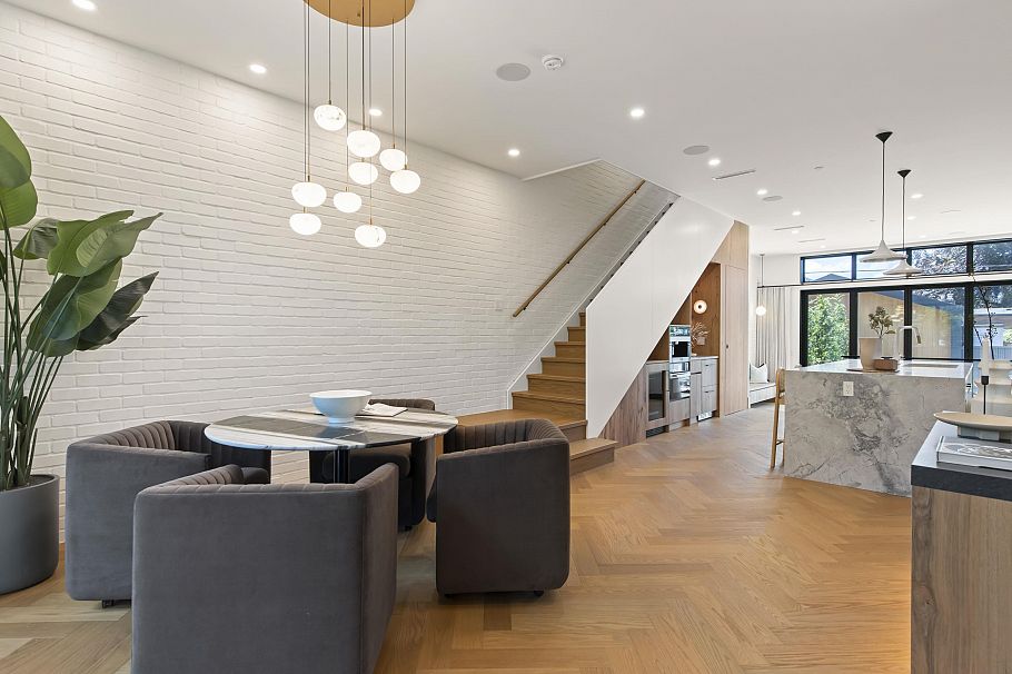 2 3768 W 2nd Avenue Vancouver, BC - 3