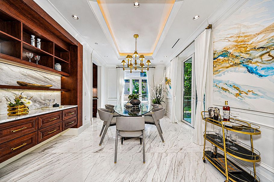 5188 Yew Street Vancouver, BC - 5