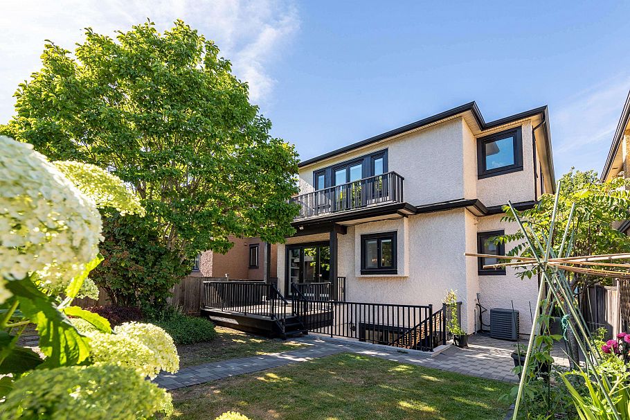 3078 W 20th Avenue Vancouver, BC - 28