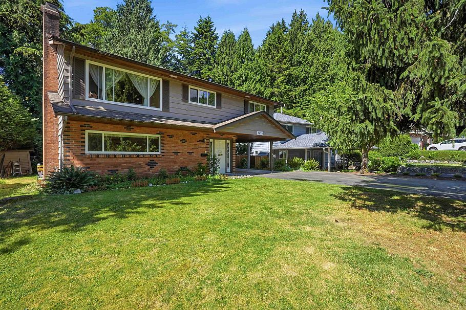 3693 Regent Avenue North Vancouver, BC - 1