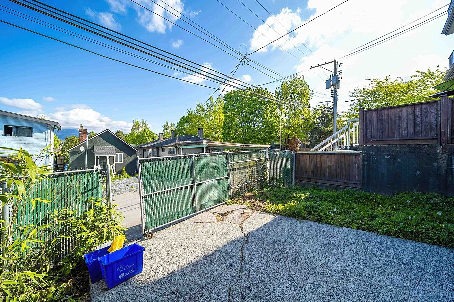 2275 Pandora Street Vancouver, BC - 26