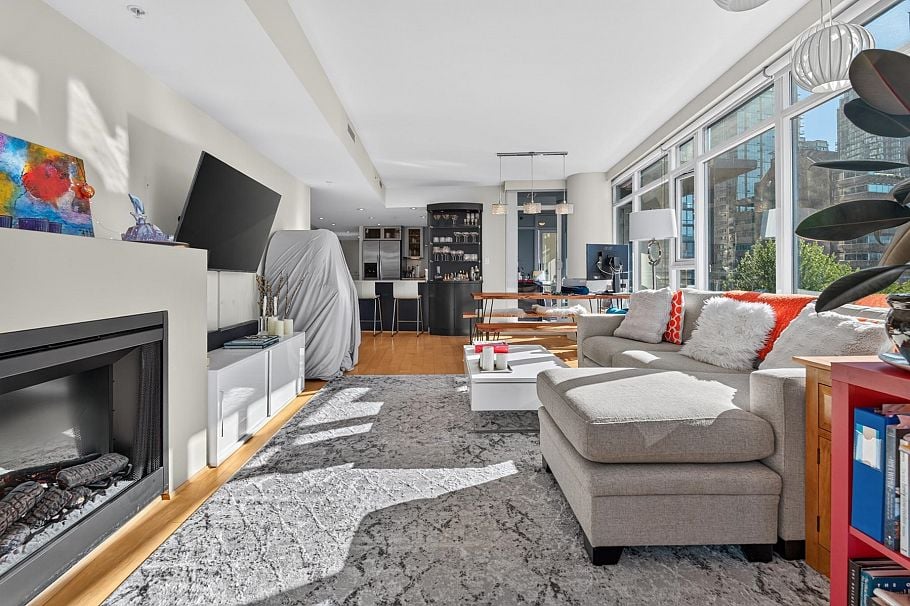 702 1205 W Hastings Street Vancouver, BC - 17