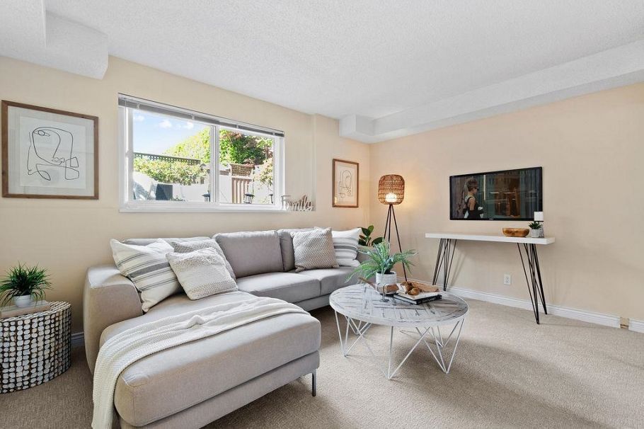 1 230 E Keith Road North Vancouver, BC - 24