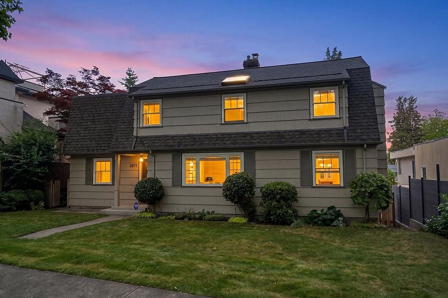 3877 W Broadway Vancouver, BC - 1