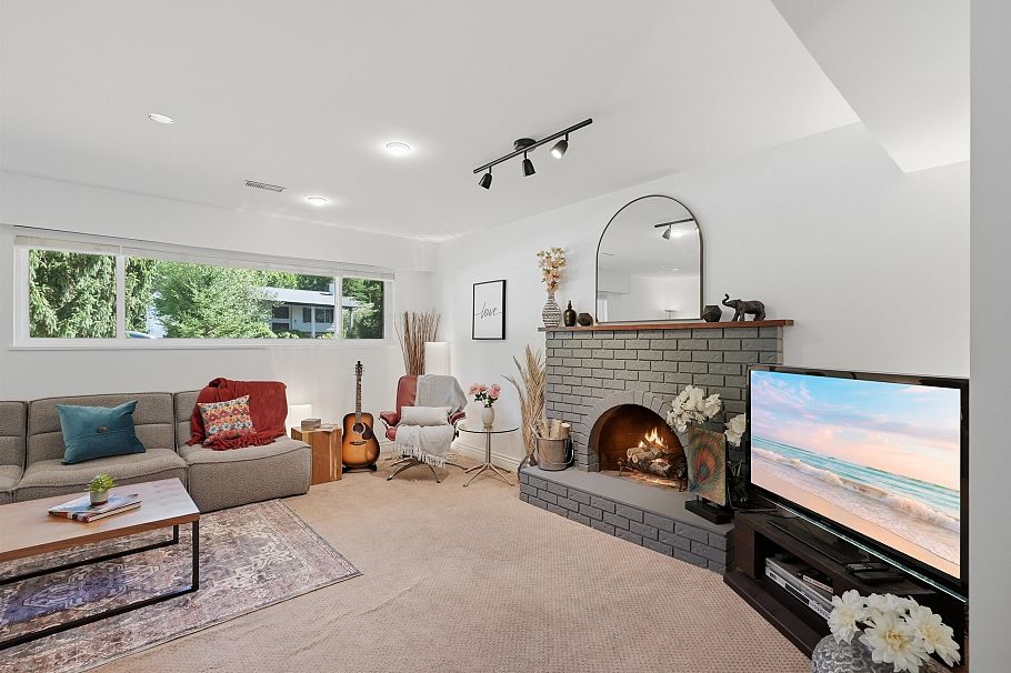 3693 Regent Avenue North Vancouver, BC - 28