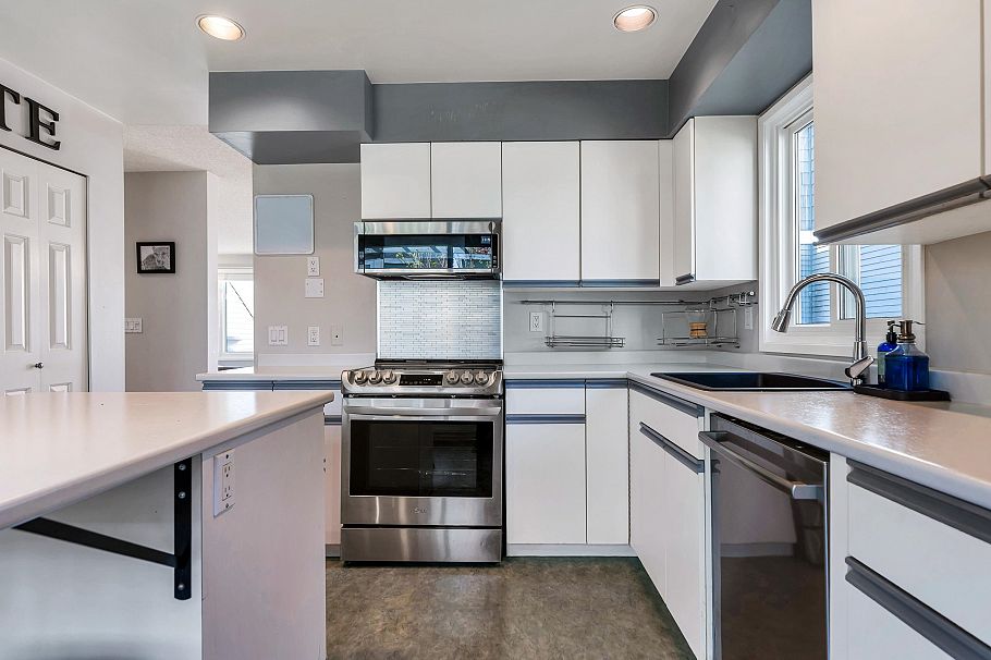 304 223 E Keith Road North Vancouver, BC - 15