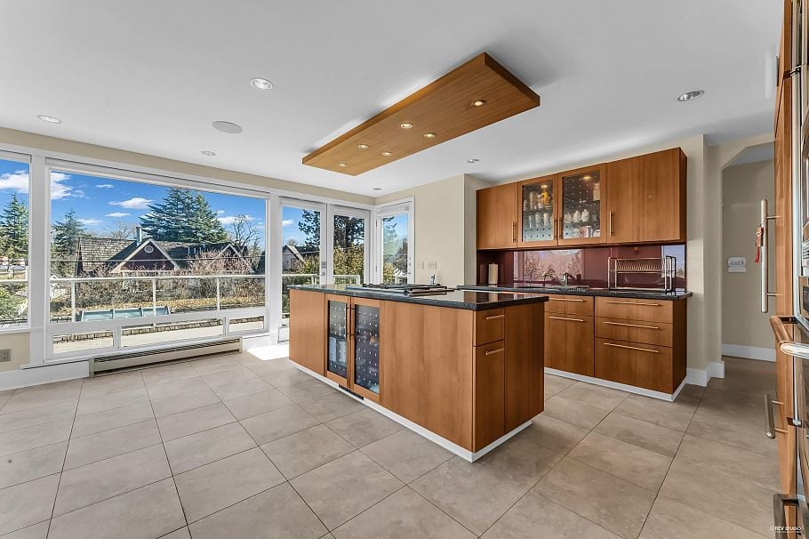 4389 Locarno Crescent Vancouver, BC - 11