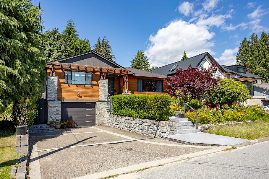 1706 Kilkenny Road North Vancouver, BC - 1