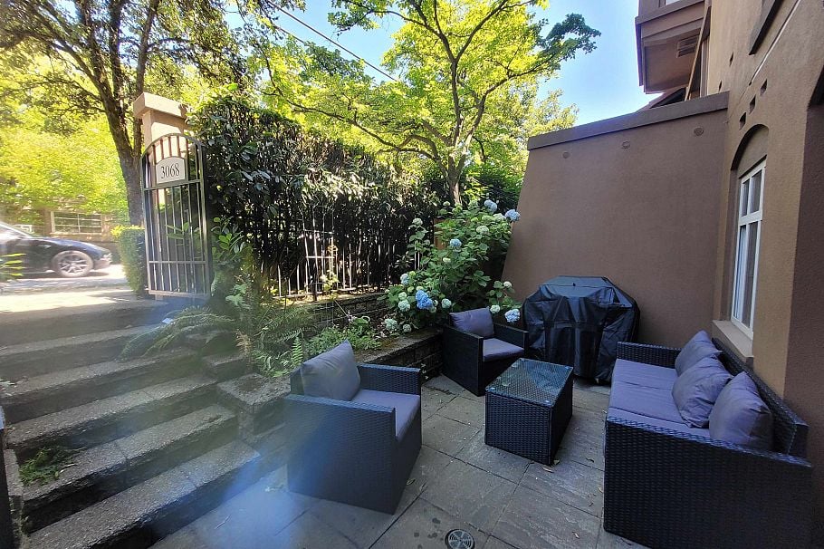 3068 W 4th Avenue Vancouver, BC - 3