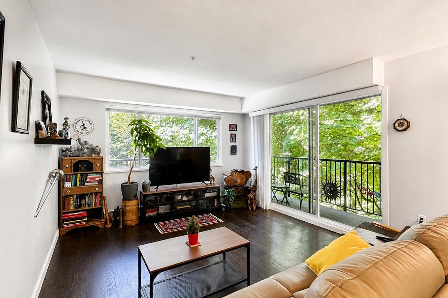 207 357 E 2nd Street North Vancouver, BC - 2
