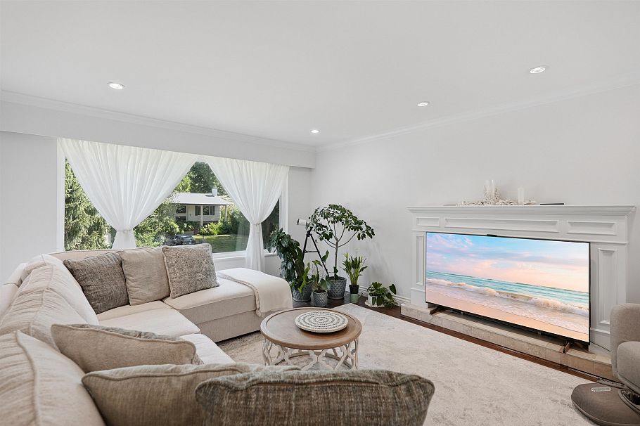 3693 Regent Avenue North Vancouver, BC - 6