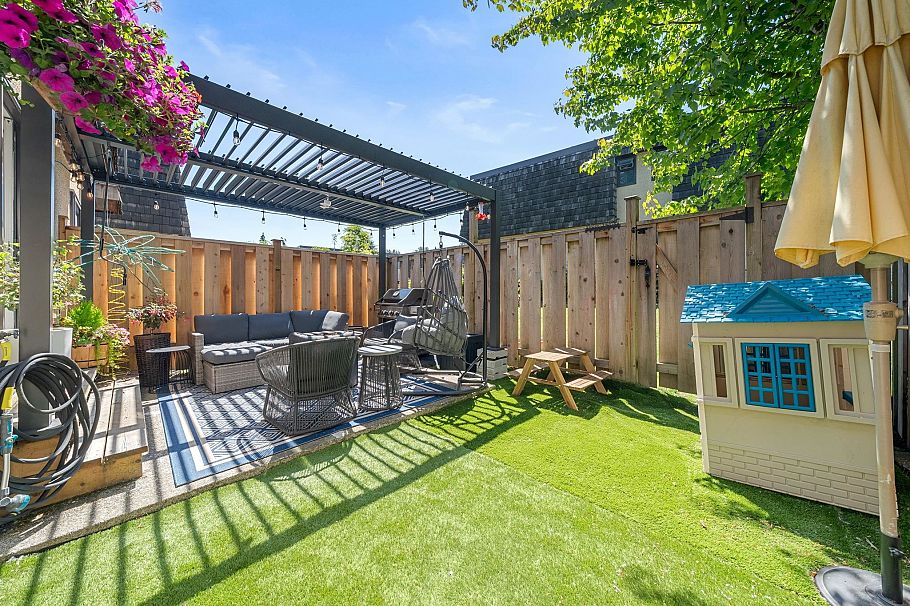 1206 Premier Street North Vancouver, BC - 16