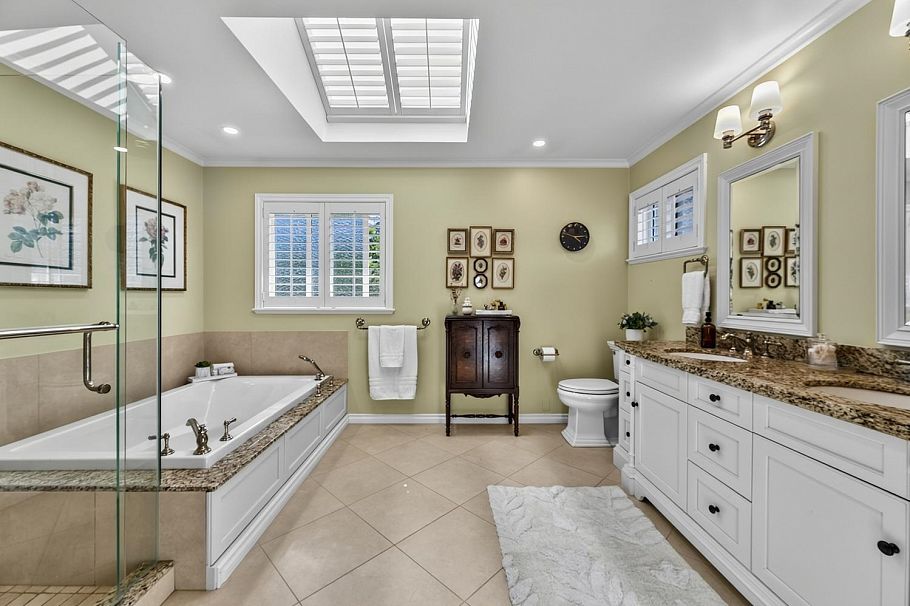 2989 W 40th Avenue Vancouver, BC - 24