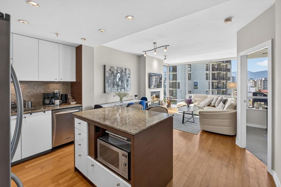 1505 1005 Beach Avenue Vancouver, BC - 3