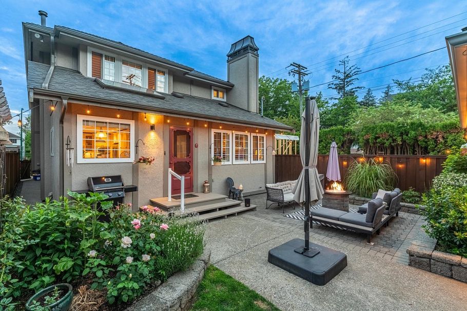 2989 W 40th Avenue Vancouver, BC - 36