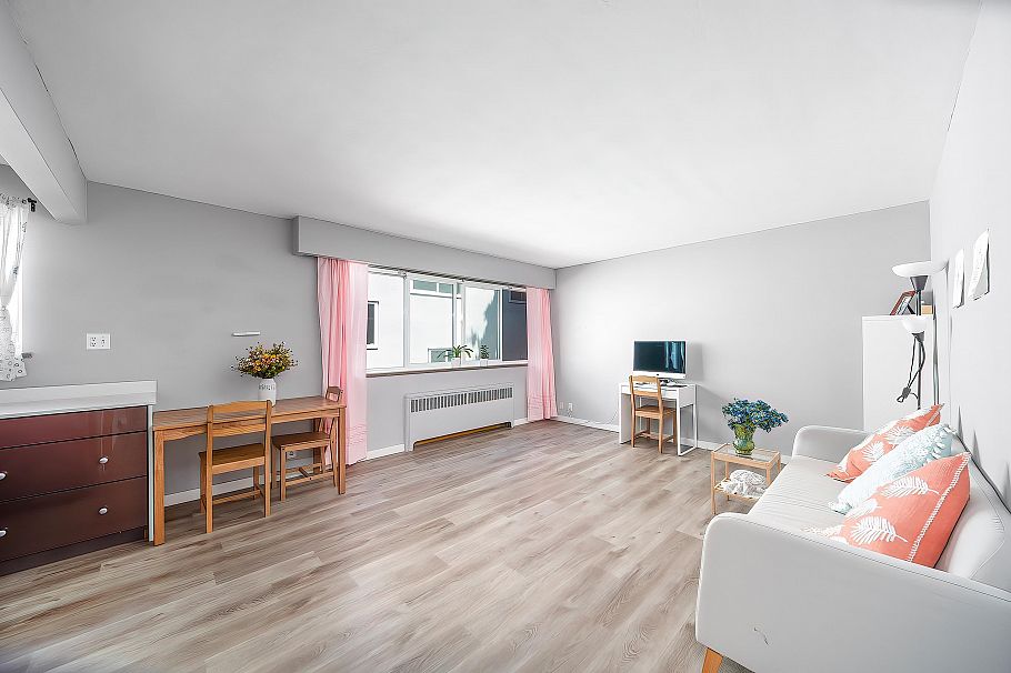 108 8622 Selkirk Street Vancouver, BC - 3