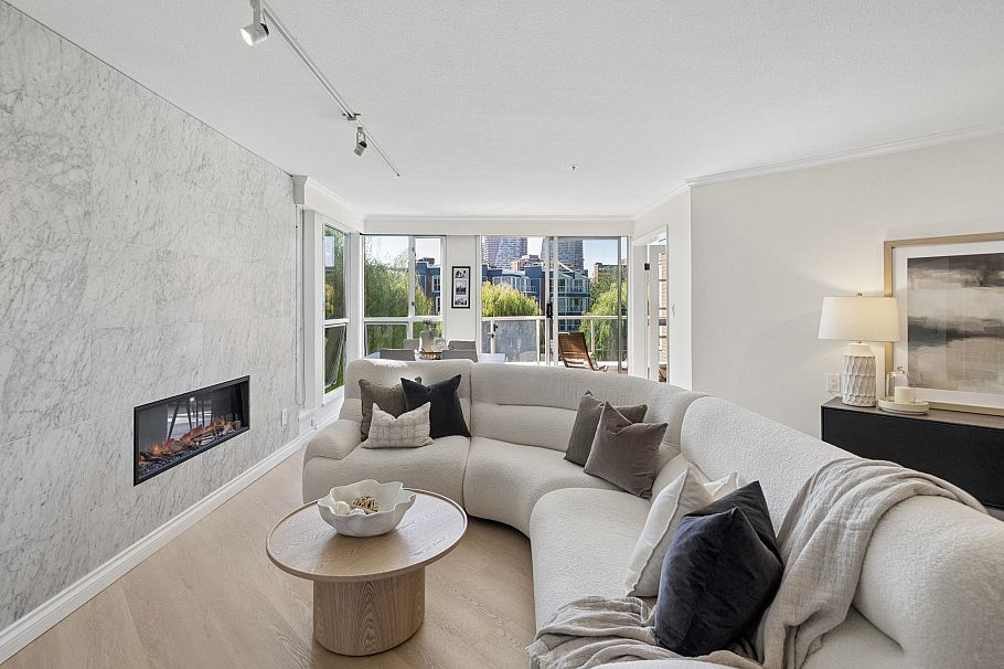 301 1502 Island Park Walk Vancouver, BC - 2