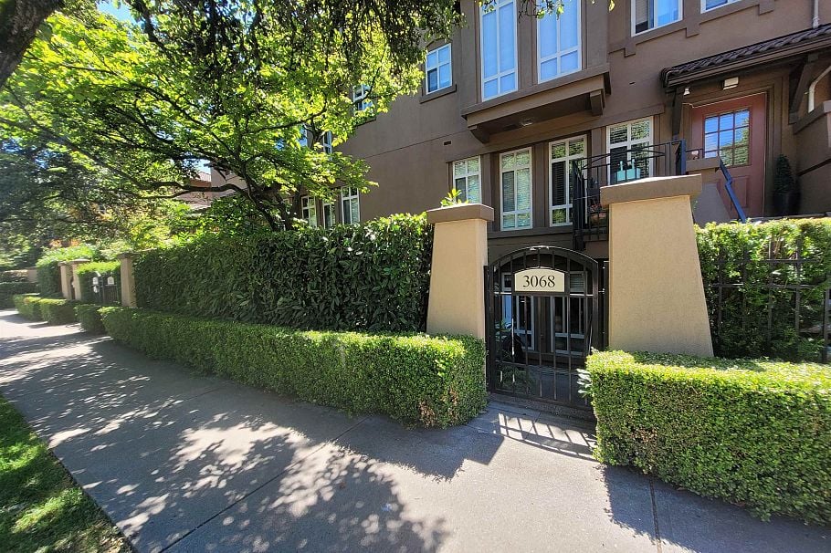 3068 W 4th Avenue Vancouver, BC - 2