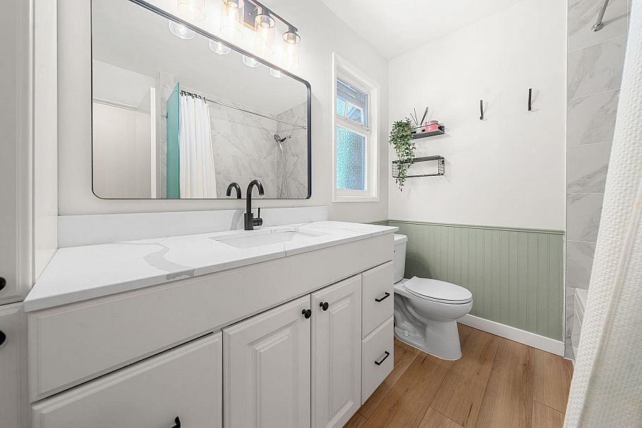 1206 Premier Street North Vancouver, BC - 21