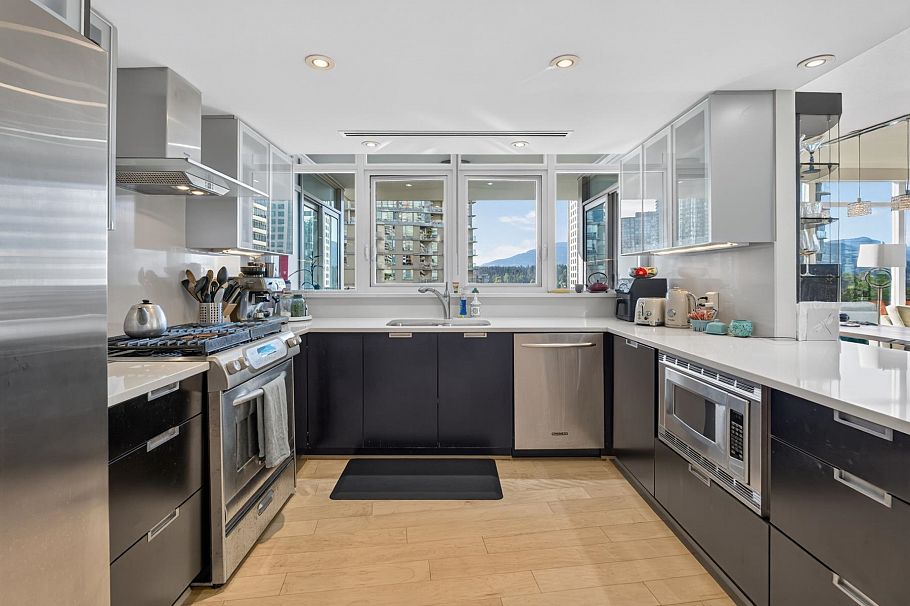 702 1205 W Hastings Street Vancouver, BC - 10