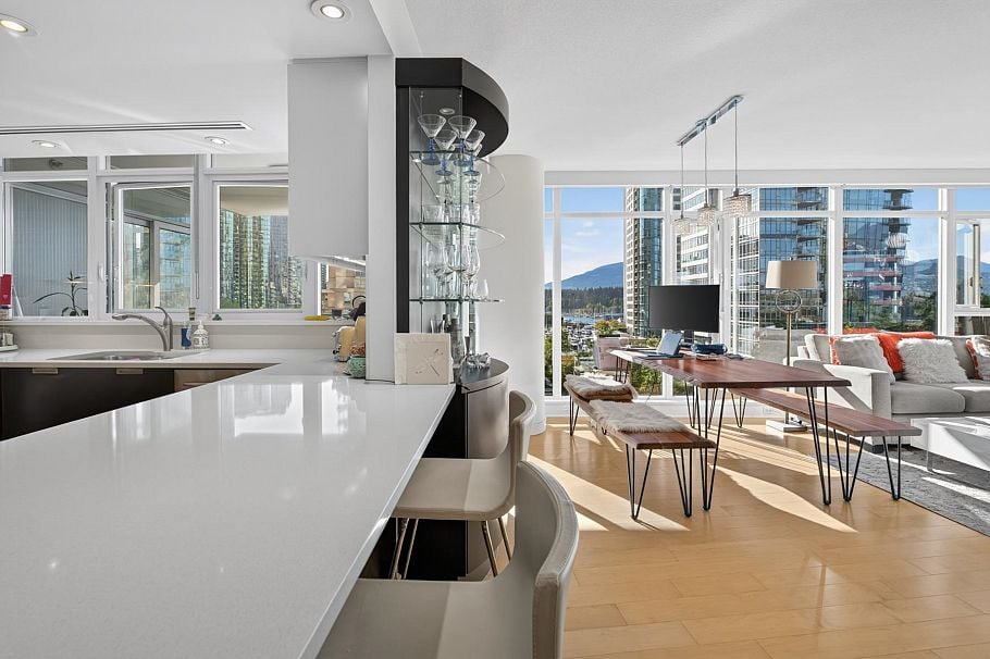 702 1205 W Hastings Street Vancouver, BC - 11