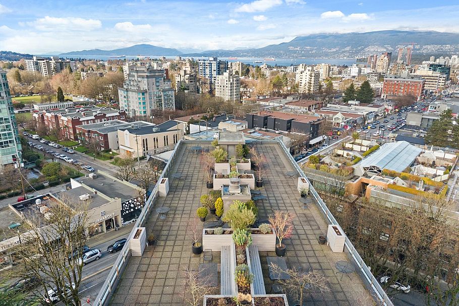 320 1445 Marpole Avenue Vancouver, BC - 1